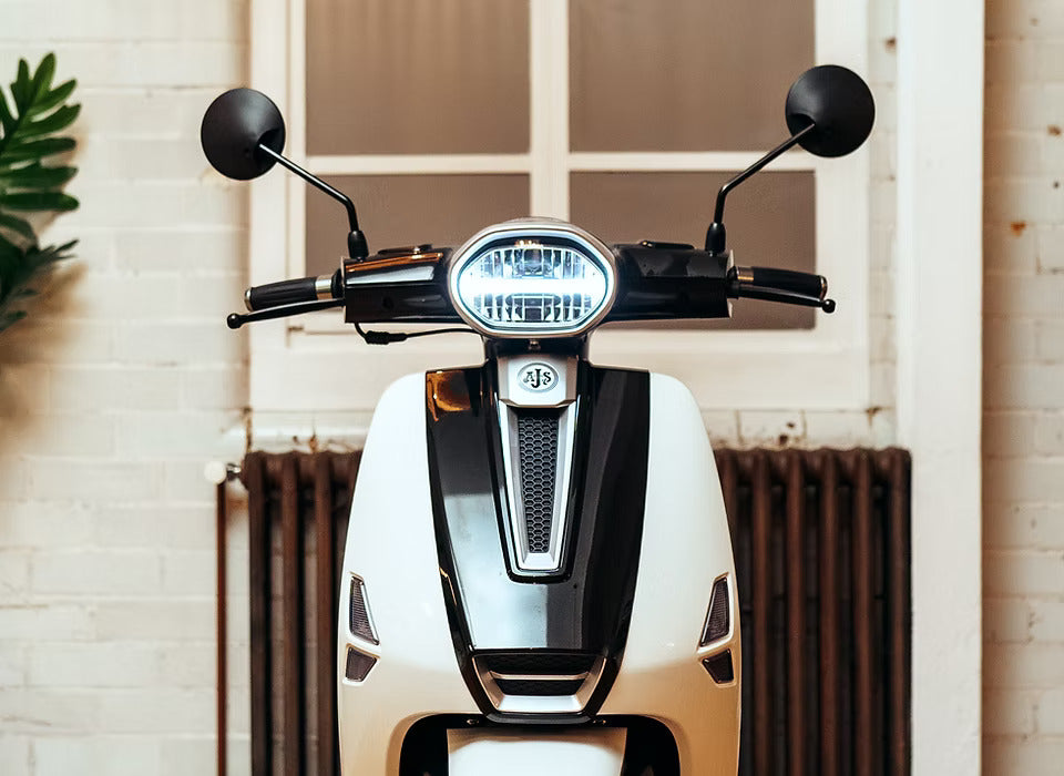 AJS Barletta 125 – Retro Style Meets Modern Performance