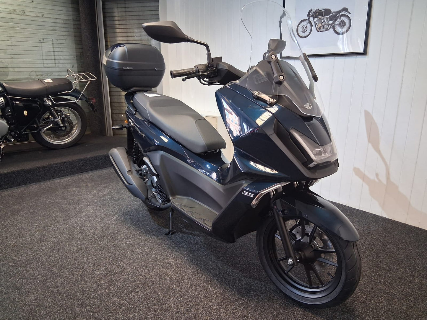 Kymco Sky Town 125 - Blue - £2854