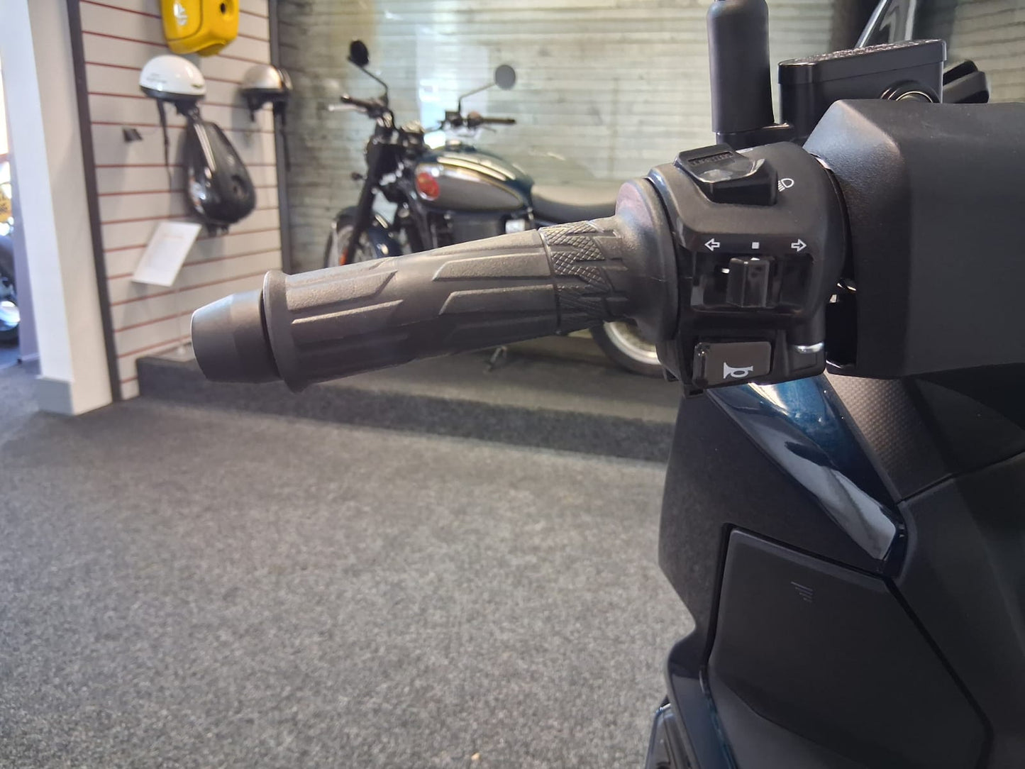 Kymco Sky Town 125 - Blue - £2854