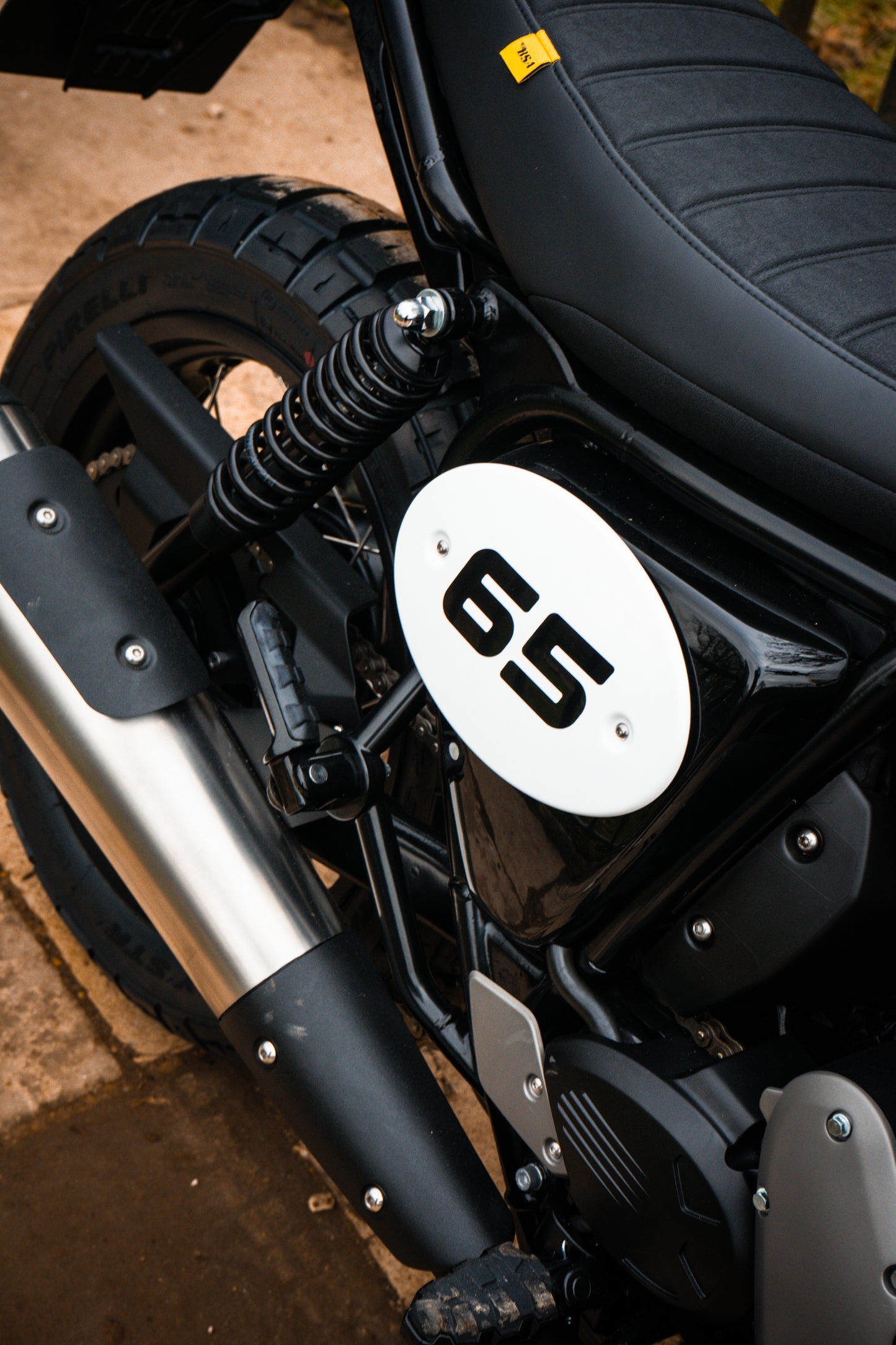 Pre-Order 2025 BSA B65 Scrambler in Yellow/Grey – Classic Style Meets Modern Adventure
